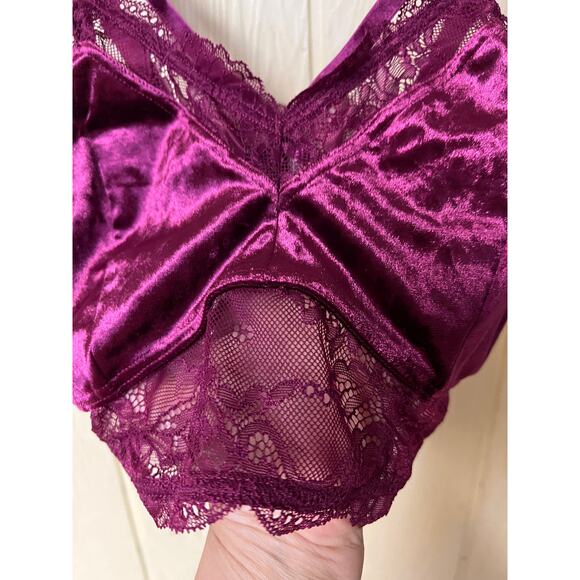 1X Torrid Velvet Bralette Torrid Pink Wine Unlined Wirefree Bra Top 14W 16W NEW - Picture 4 of 12